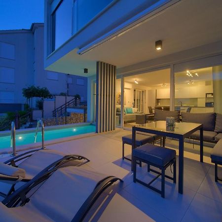Villa Solis Lacus Modern Apartment - Private Heated Pool - Smart Tv Sky X - Free Parking Njivice Exterior photo