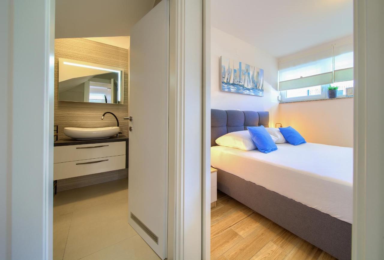 Villa Solis Lacus Modern Apartment - Private Heated Pool - Smart Tv Sky X - Free Parking Njivice Exterior photo
